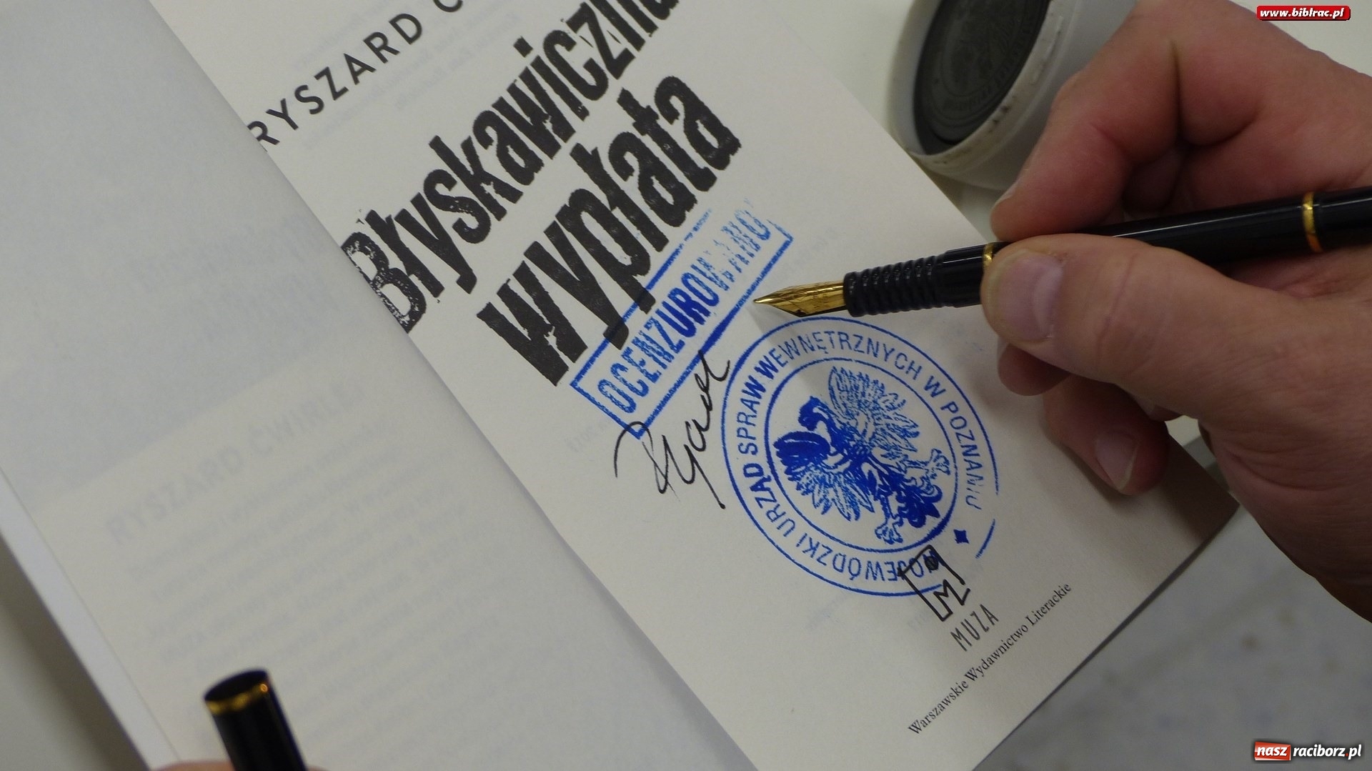 Zdjęcie w galerii na portalu naszraciborz.pl: Ryszard Ćwirlej na finał Literackiej jesieni z Księgarnią Sowa  wiadomości z regionu