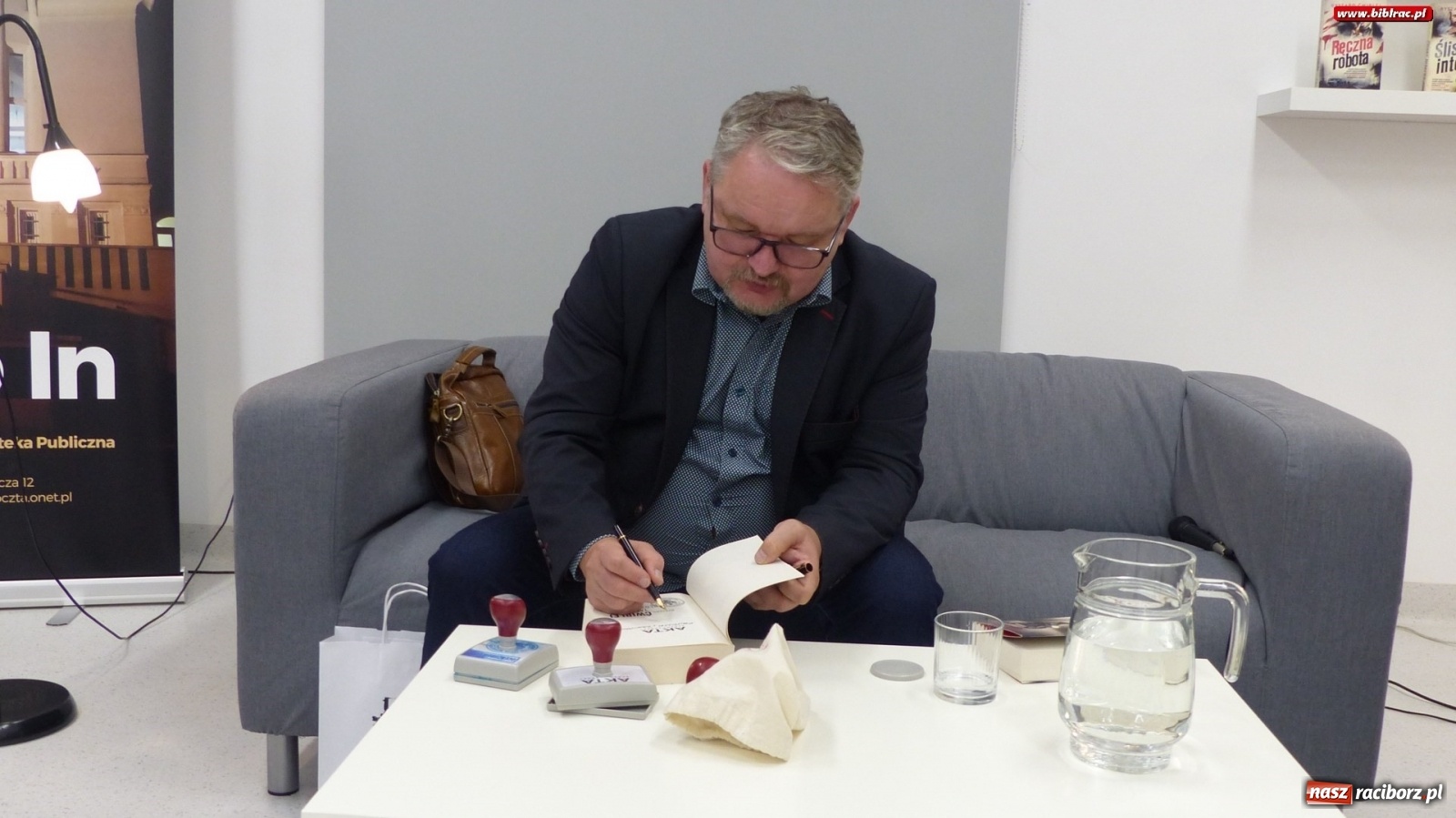 Zdjęcie w galerii na portalu naszraciborz.pl: Ryszard Ćwirlej na finał Literackiej jesieni z Księgarnią Sowa  wiadomości z regionu