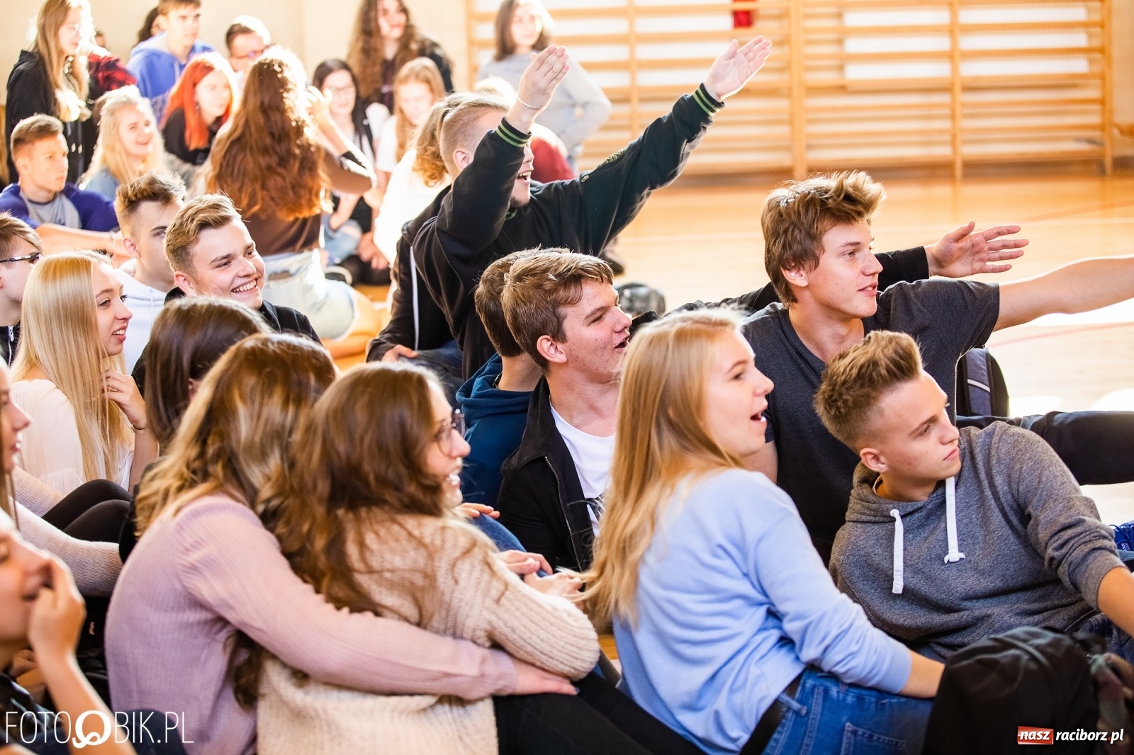 Zdjęcie w galerii na portalu naszraciborz.pl: Turniej Gier i Zabaw Językowych w II LO wiadomości z regionu