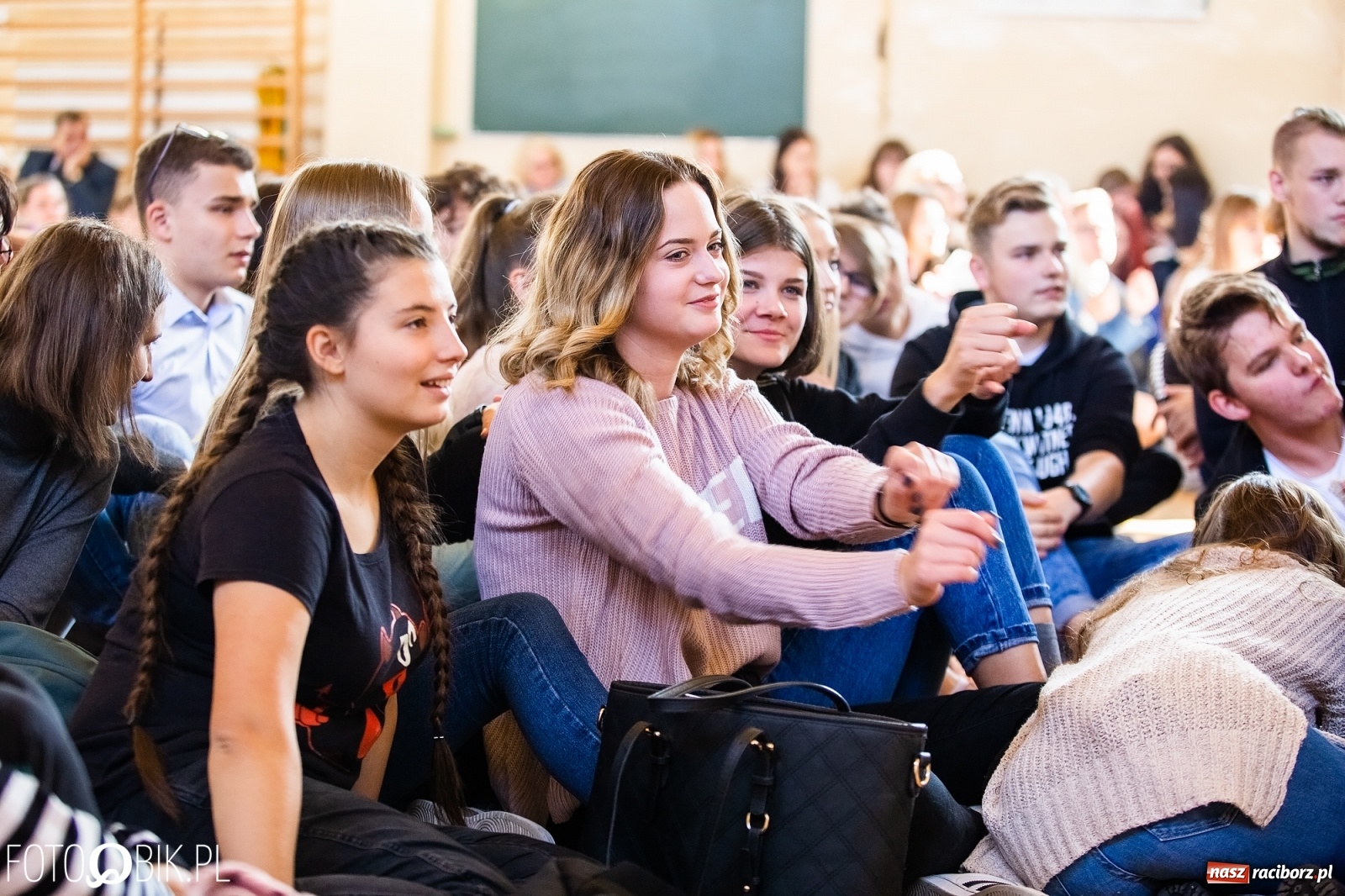 Zdjęcie w galerii na portalu naszraciborz.pl: Turniej Gier i Zabaw Językowych w II LO wiadomości z regionu