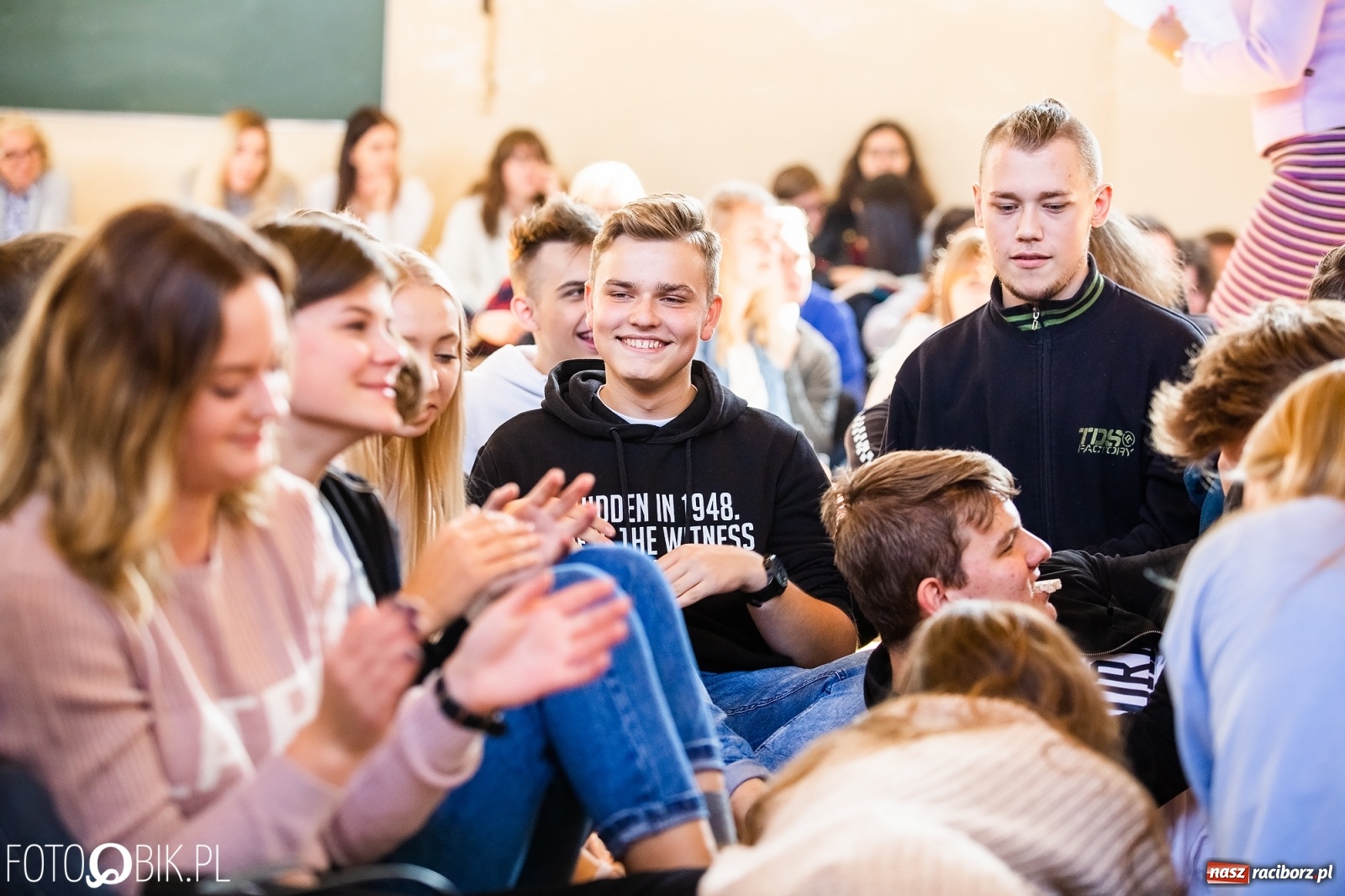 Zdjęcie w galerii na portalu naszraciborz.pl: Turniej Gier i Zabaw Językowych w II LO wiadomości z regionu