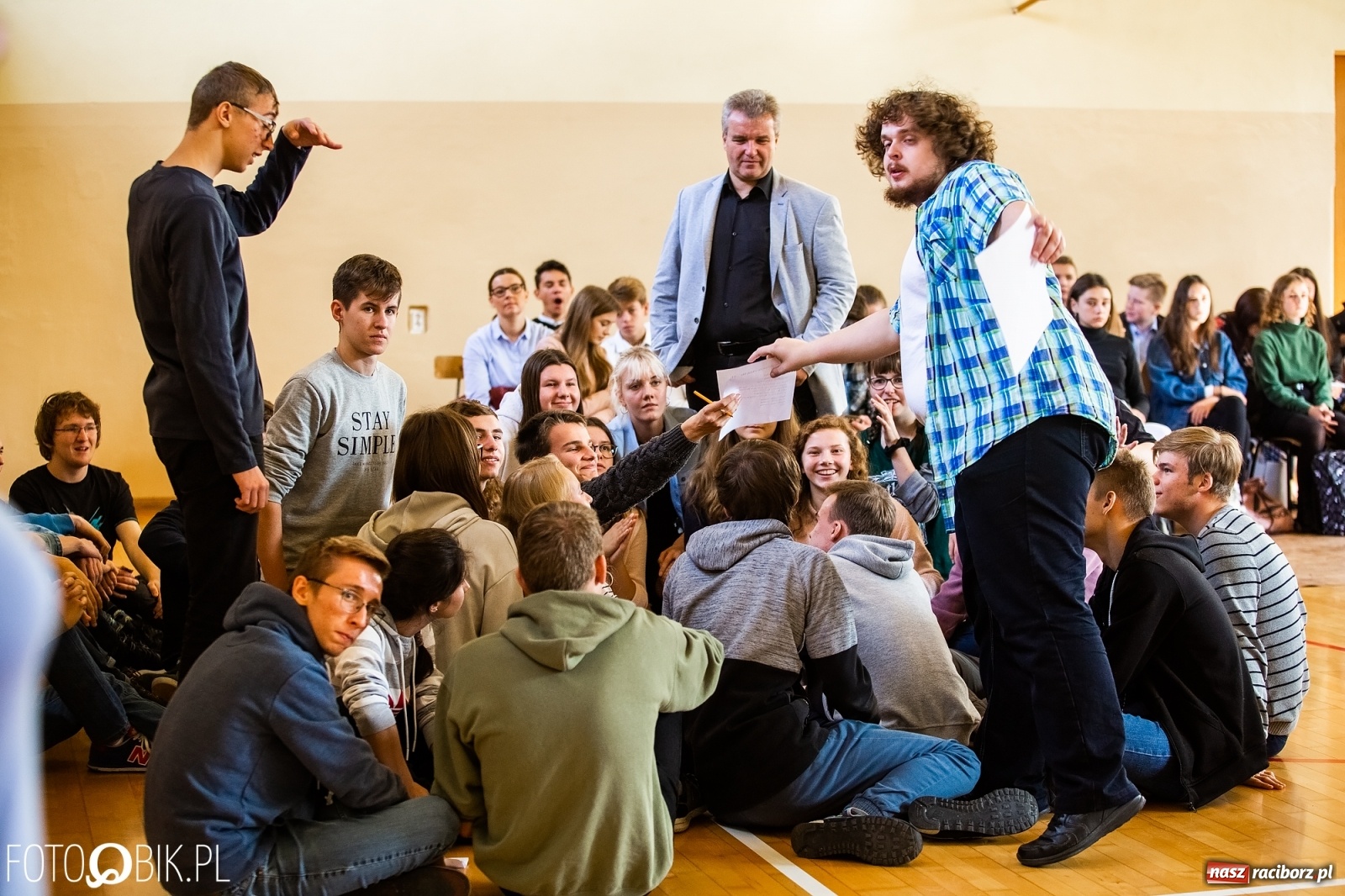 Zdjęcie w galerii na portalu naszraciborz.pl: Turniej Gier i Zabaw Językowych w II LO wiadomości z regionu