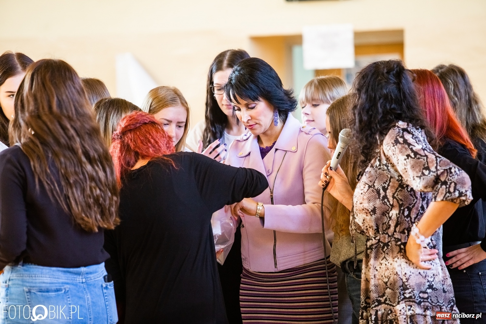 Zdjęcie w galerii na portalu naszraciborz.pl: Turniej Gier i Zabaw Językowych w II LO wiadomości z regionu
