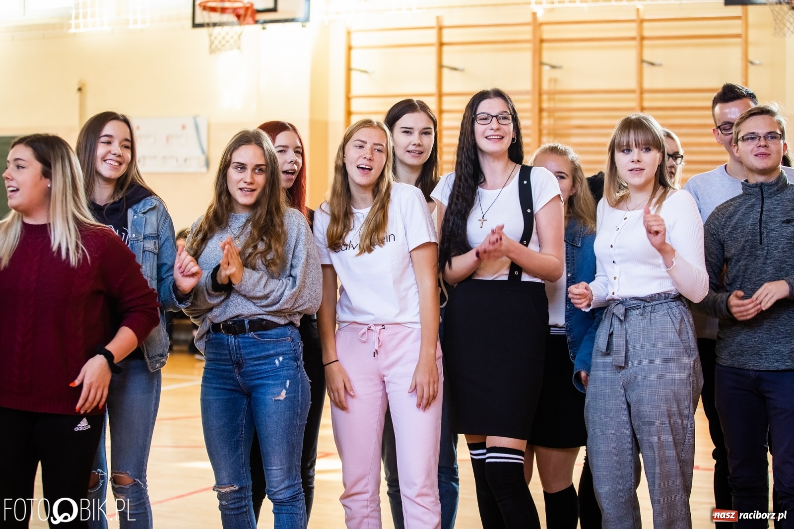 Zdjęcie w galerii na portalu naszraciborz.pl: Turniej Gier i Zabaw Językowych w II LO wiadomości z regionu