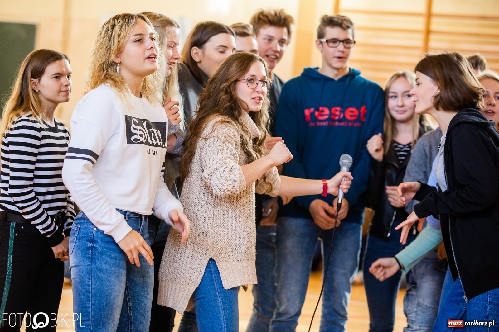 Zdjęcie w galerii na portalu naszraciborz.pl: Turniej Gier i Zabaw Językowych w II LO wiadomości z regionu