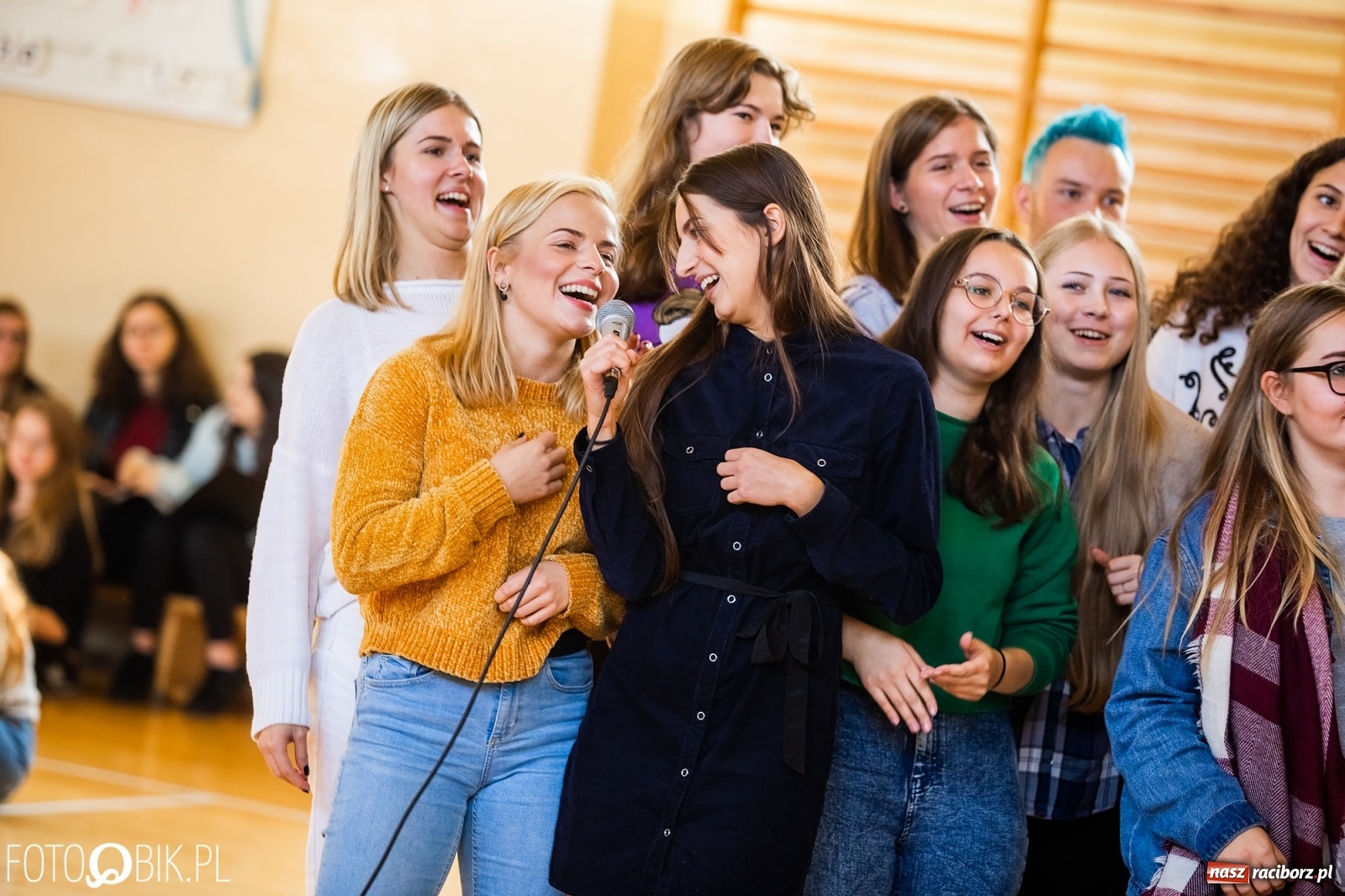 Zdjęcie w galerii na portalu naszraciborz.pl: Turniej Gier i Zabaw Językowych w II LO wiadomości z regionu