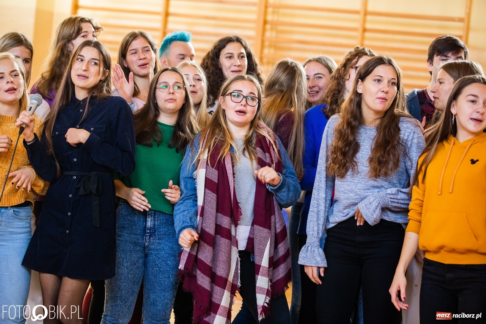 Zdjęcie w galerii na portalu naszraciborz.pl: Turniej Gier i Zabaw Językowych w II LO wiadomości z regionu