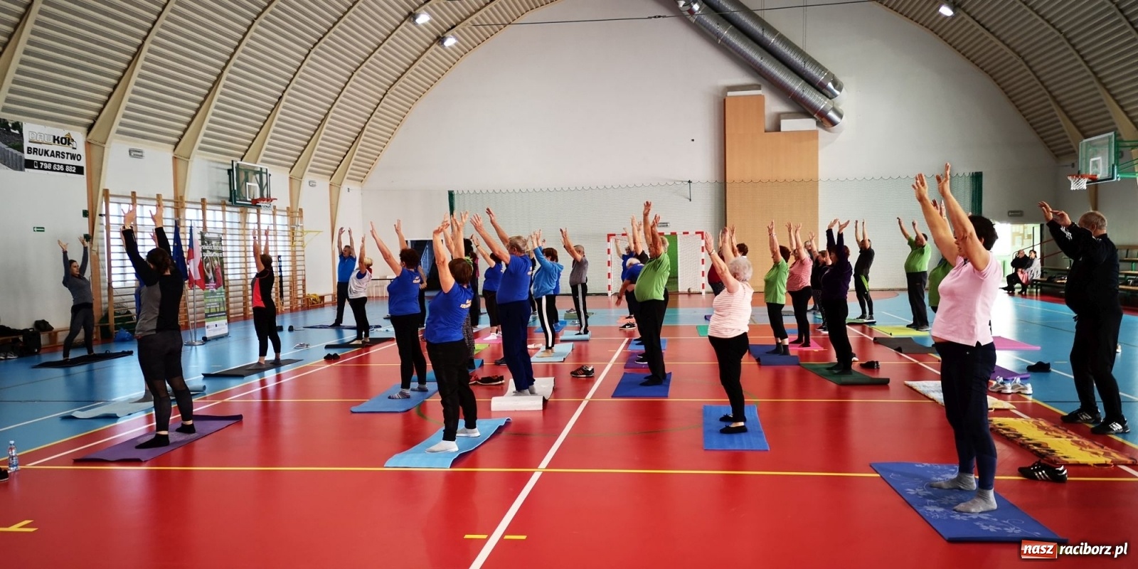 Zdjęcie w galerii na portalu naszraciborz.pl: Seniorze, rusz się! Zajęcia pilates w Krzanowicach  wiadomości z regionu