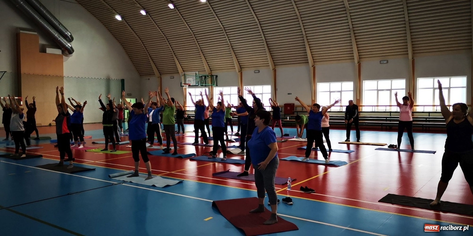 Zdjęcie w galerii na portalu naszraciborz.pl: Seniorze, rusz się! Zajęcia pilates w Krzanowicach  wiadomości z regionu