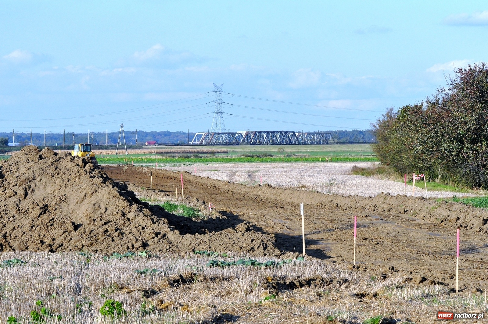 Zdjęcie w galerii na portalu naszraciborz.pl: Od strony Rybnickiej ruszyły już prace przy wschodniej obwodnicy Raciborza [FOTO]  wiadomości z regionu