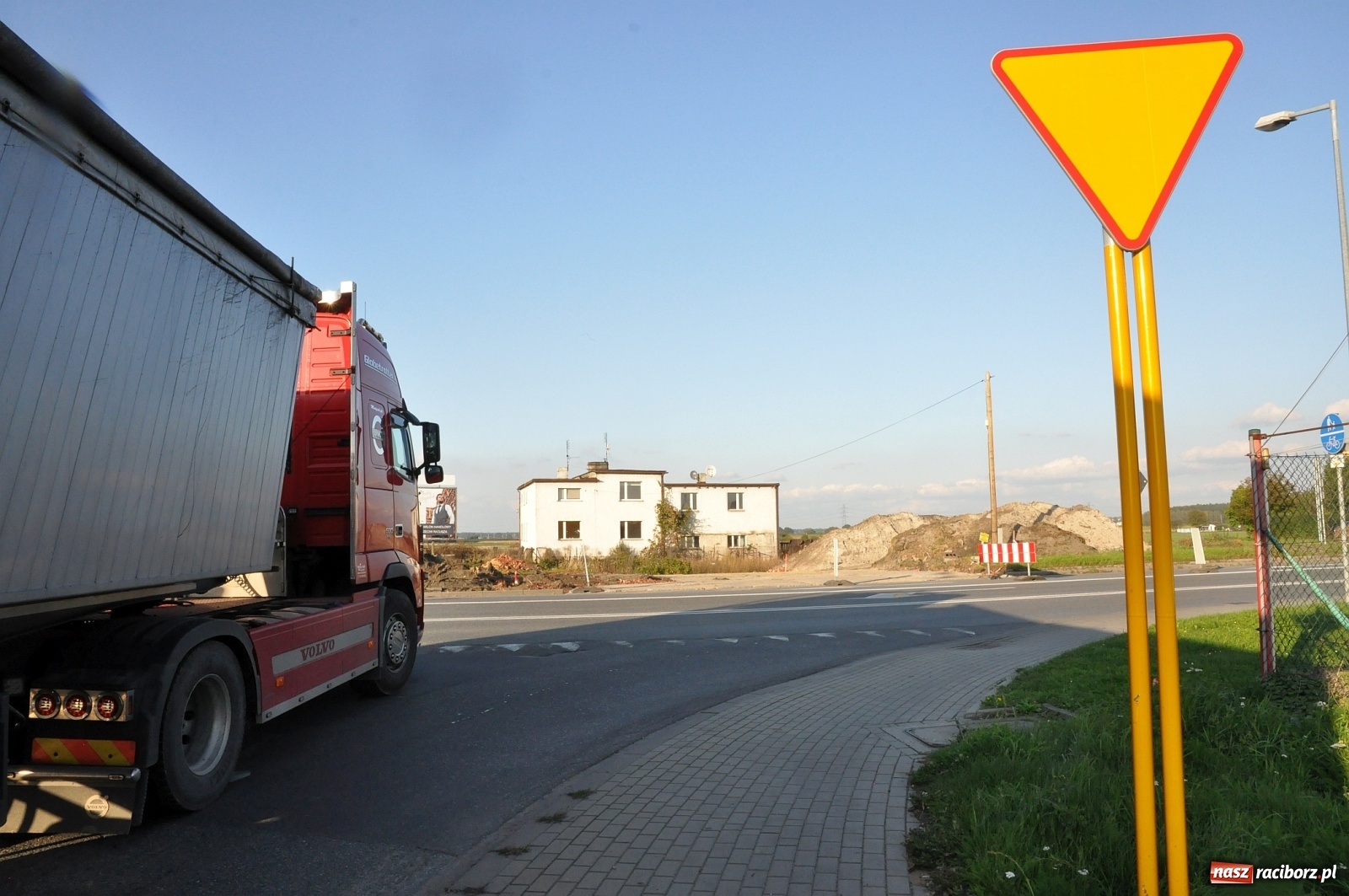 Zdjęcie w galerii na portalu naszraciborz.pl: Od strony Rybnickiej ruszyły już prace przy wschodniej obwodnicy Raciborza [FOTO]  wiadomości z regionu