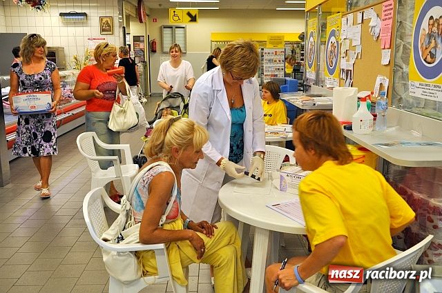 Zdjęcie w galerii na portalu naszraciborz.pl: Biała sobota w Netto wiadomości z regionu