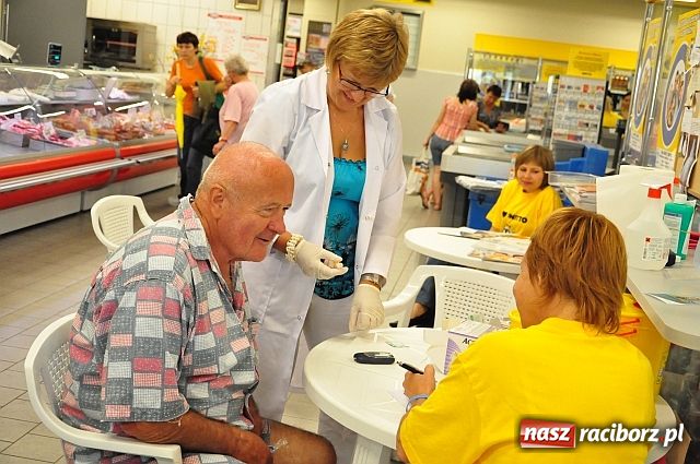Zdjęcie w galerii na portalu naszraciborz.pl: Biała sobota w Netto wiadomości z regionu