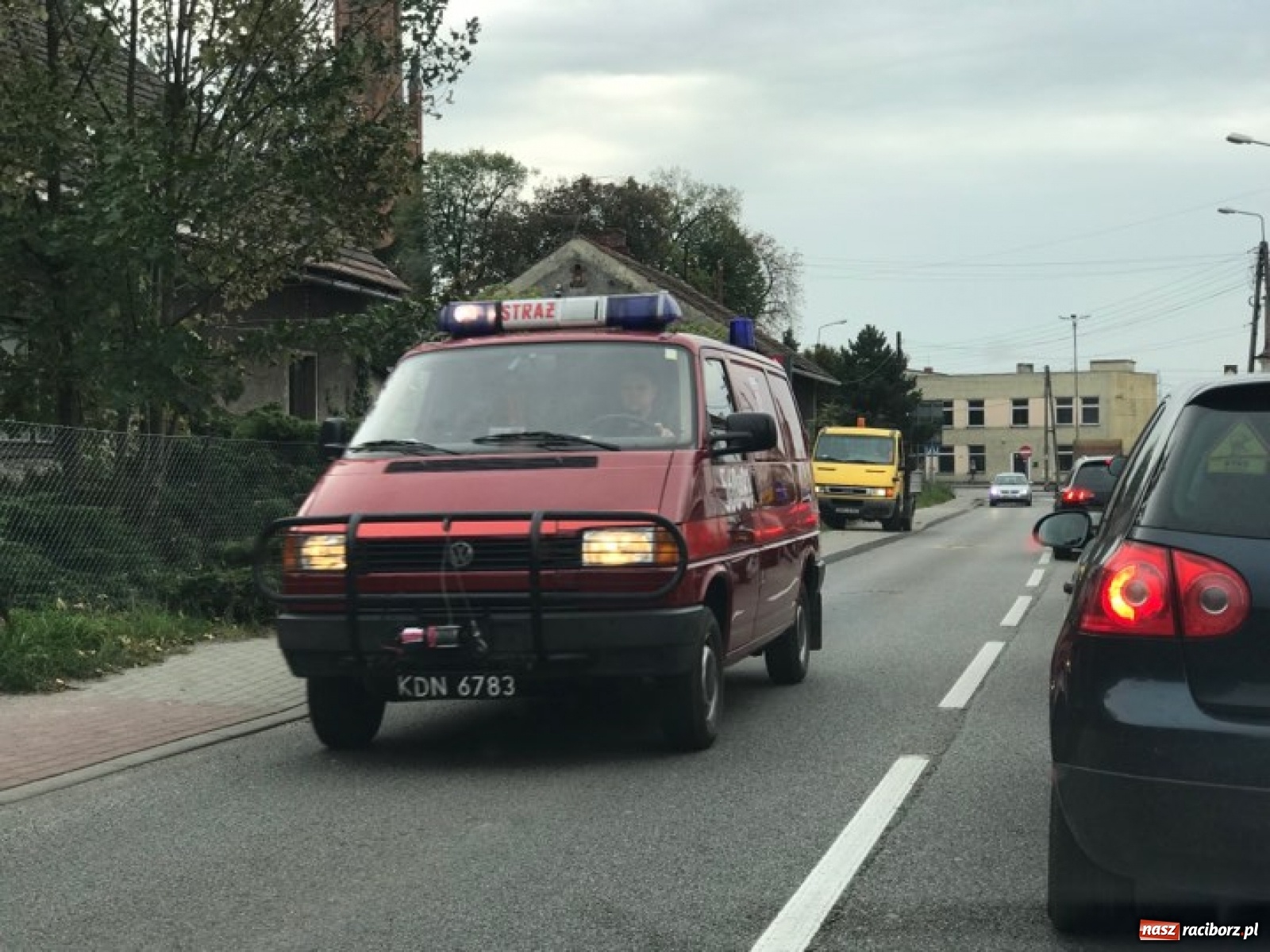 Zdjęcie w galerii na portalu naszraciborz.pl: Wybuch w Kuźni Raciborskiej. Dwóch saperów nie żyje! [FOTO i WIDEO] wiadomości z regionu