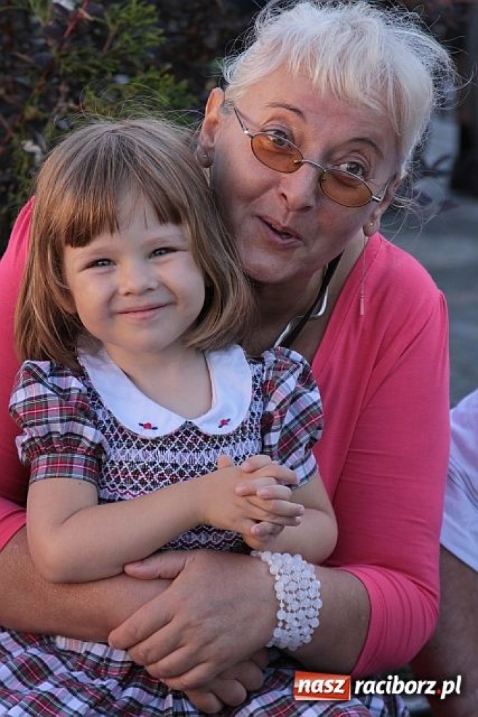 Zdjęcie w galerii na portalu naszraciborz.pl: Miraż i goście na Rynku wiadomości z regionu