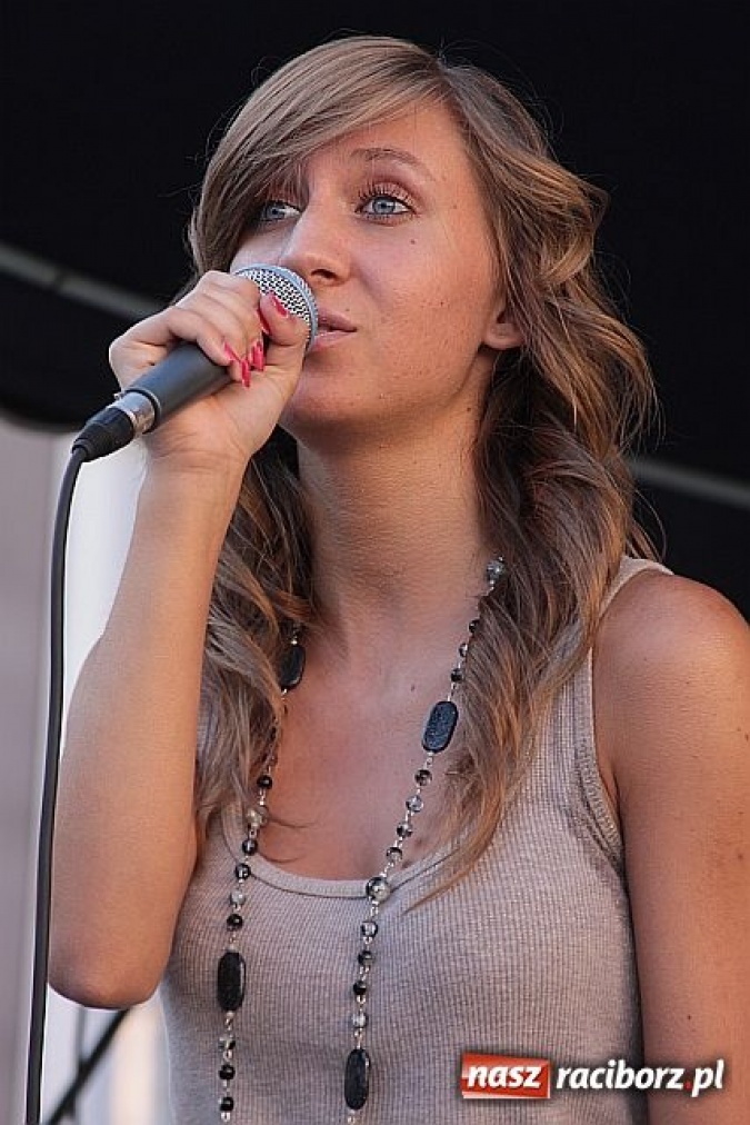 Zdjęcie w galerii na portalu naszraciborz.pl: Miraż i goście na Rynku wiadomości z regionu