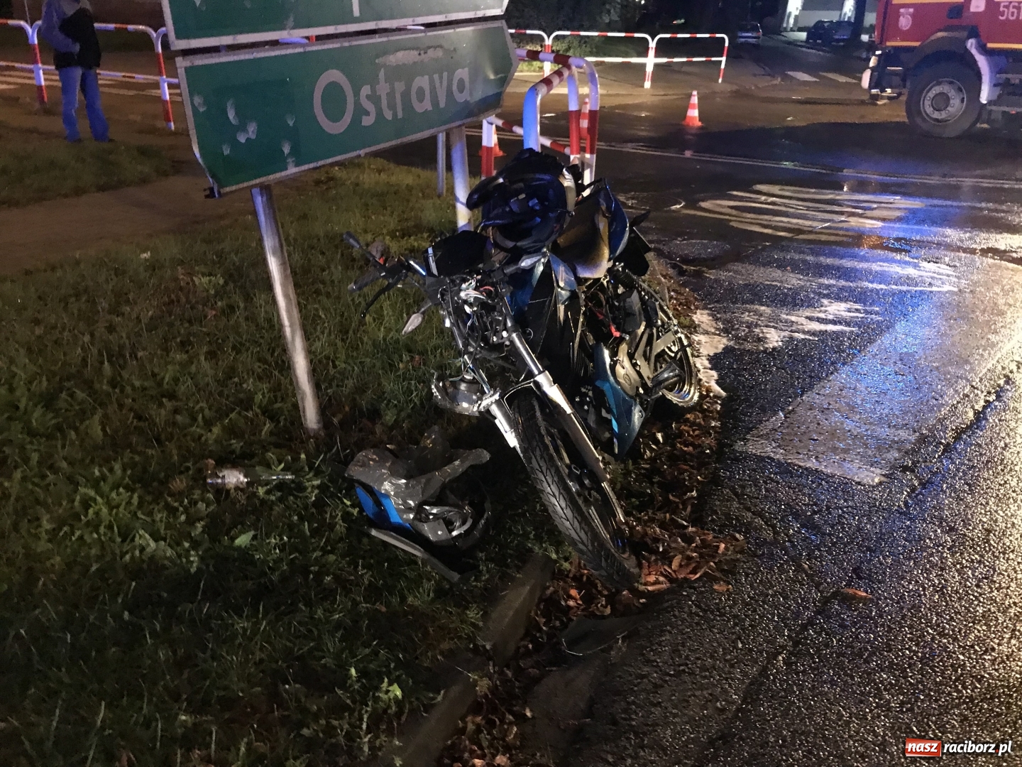 Zdjęcie w galerii na portalu naszraciborz.pl: Wypadek na skrzyżowaniu Mariańska-Ocicka [FOTO] wiadomości z regionu