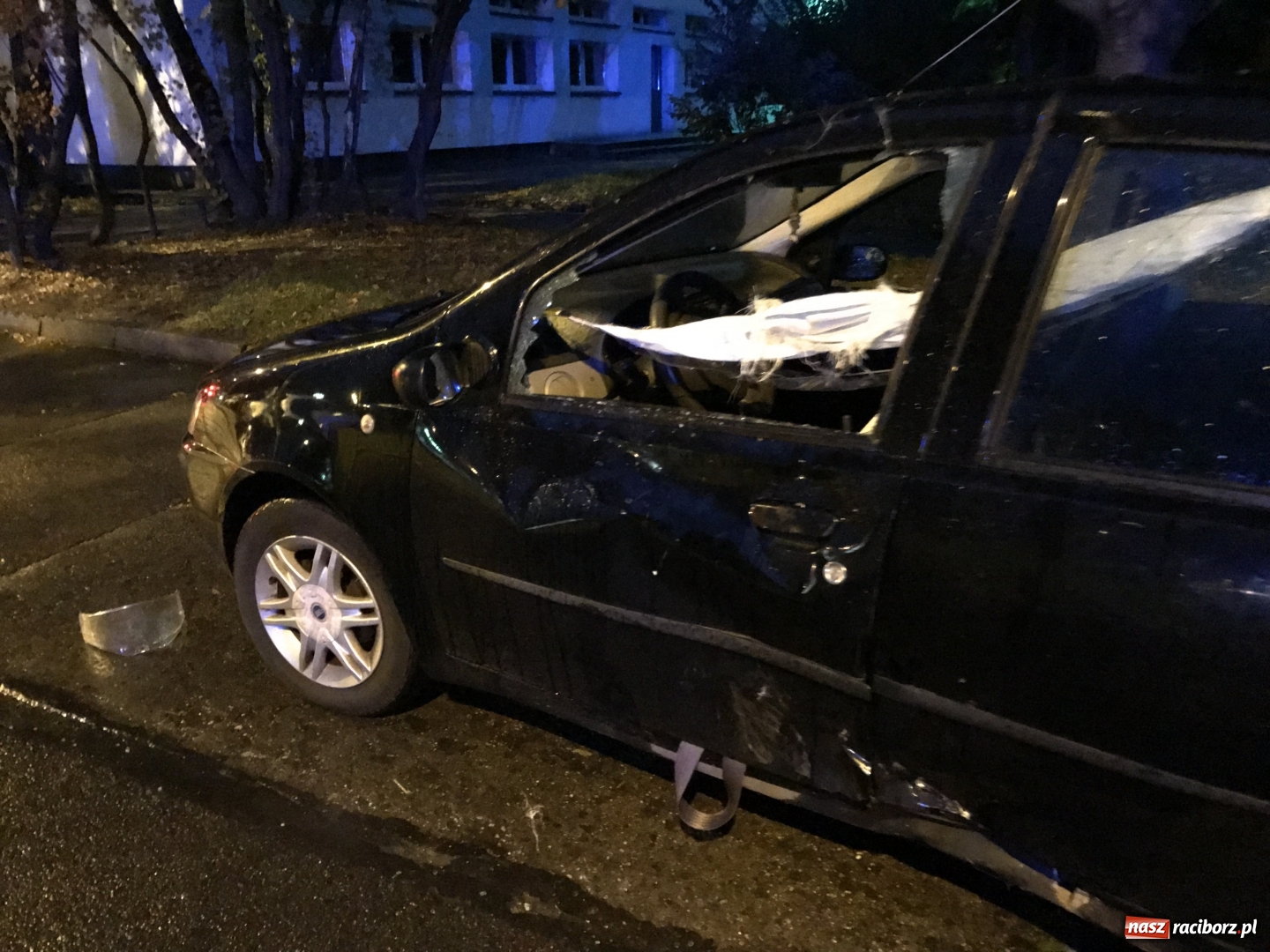 Zdjęcie w galerii na portalu naszraciborz.pl: Wypadek na skrzyżowaniu Mariańska-Ocicka [FOTO] wiadomości z regionu