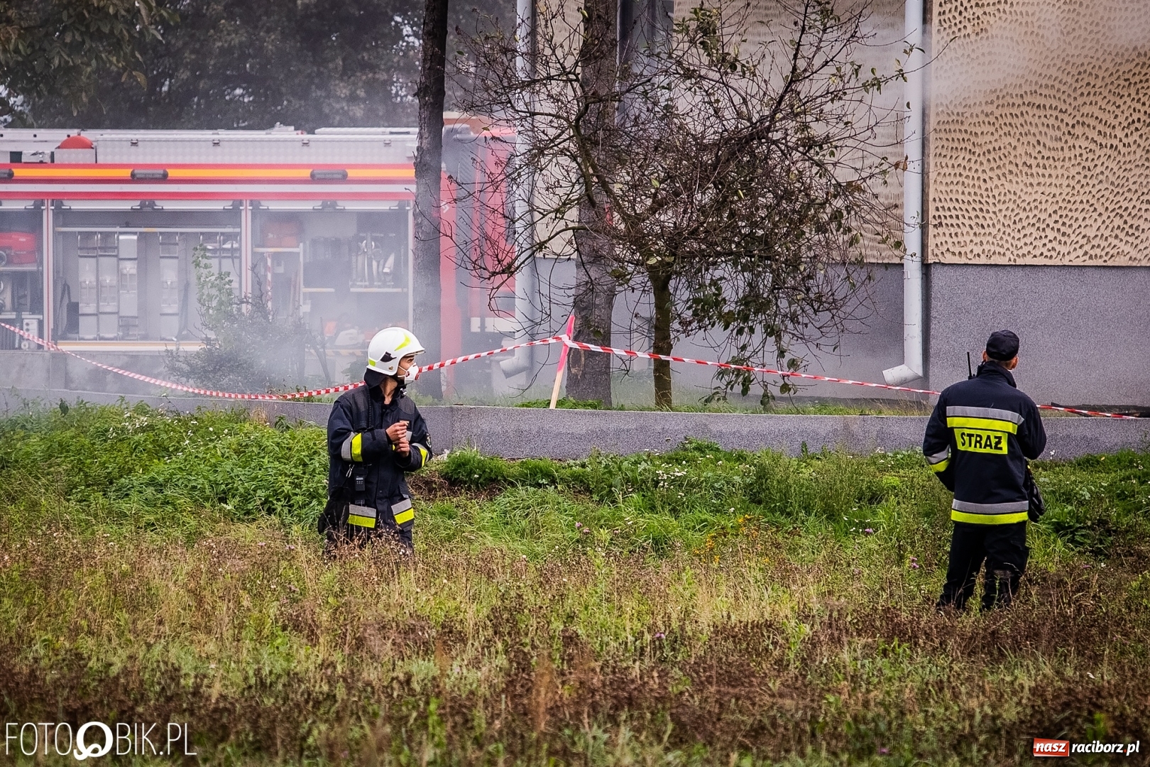 Zdjęcie w galerii na portalu naszraciborz.pl: Pożar na Ostrogu. Akcja strażaków przy moście kolejowym [FOTO i WIDEO] wiadomości z regionu