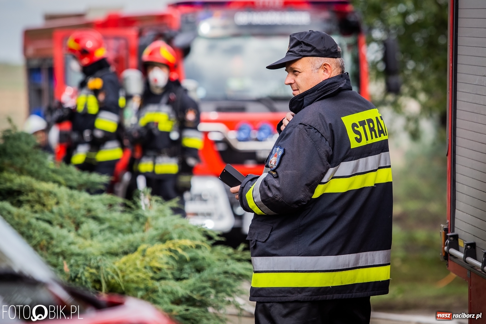 Zdjęcie w galerii na portalu naszraciborz.pl: Pożar na Ostrogu. Akcja strażaków przy moście kolejowym [FOTO i WIDEO] wiadomości z regionu