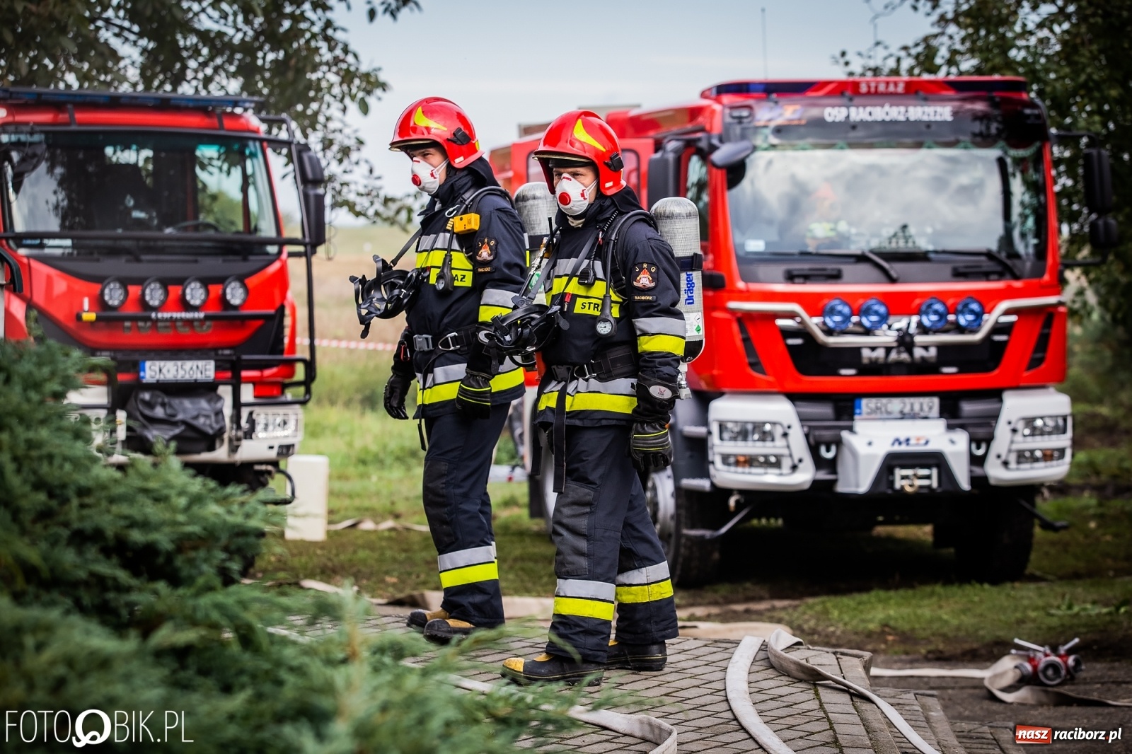 Zdjęcie w galerii na portalu naszraciborz.pl: Pożar na Ostrogu. Akcja strażaków przy moście kolejowym [FOTO i WIDEO] wiadomości z regionu