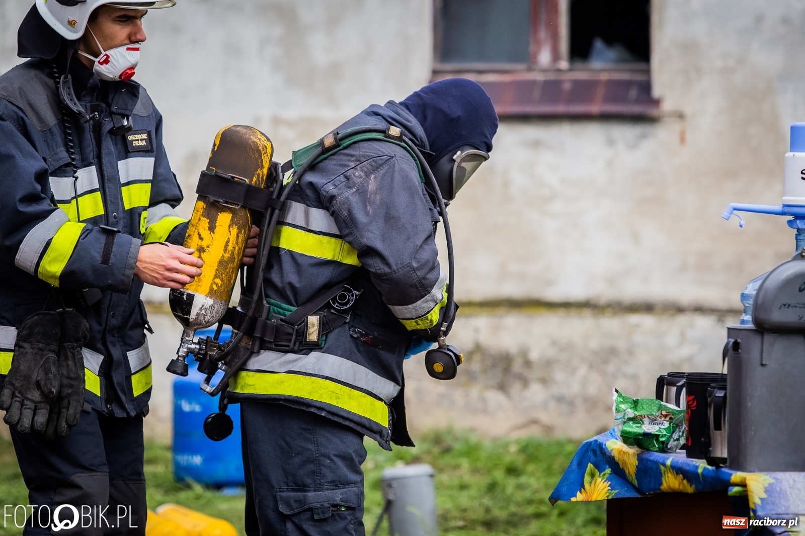 Zdjęcie w galerii na portalu naszraciborz.pl: Pożar na Ostrogu. Akcja strażaków przy moście kolejowym [FOTO i WIDEO] wiadomości z regionu