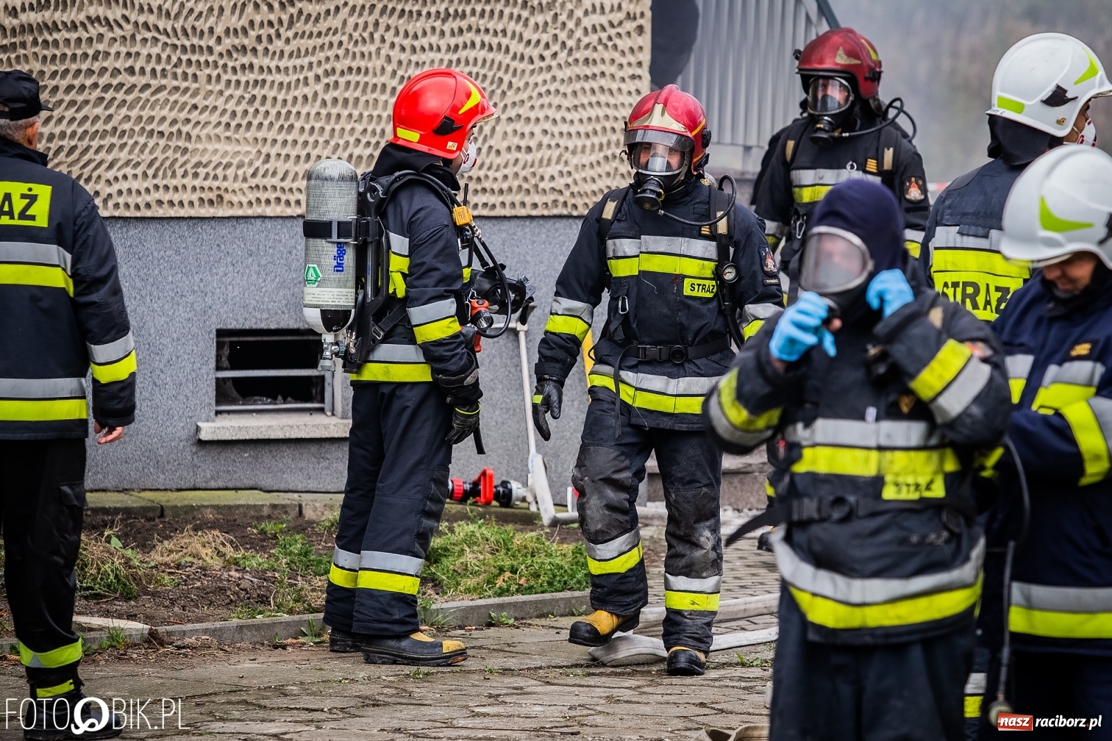 Zdjęcie w galerii na portalu naszraciborz.pl: Pożar na Ostrogu. Akcja strażaków przy moście kolejowym [FOTO i WIDEO] wiadomości z regionu