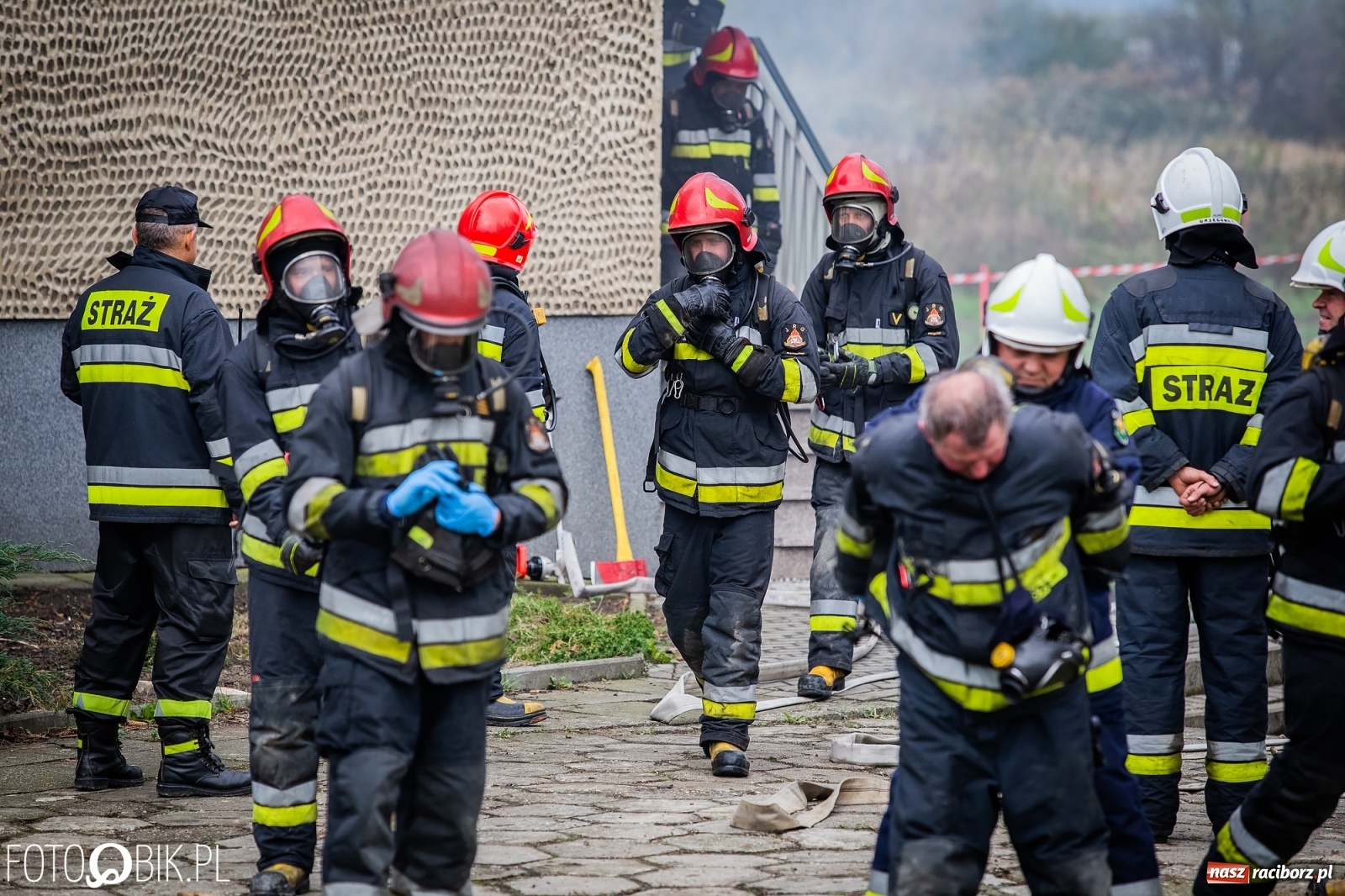 Zdjęcie w galerii na portalu naszraciborz.pl: Pożar na Ostrogu. Akcja strażaków przy moście kolejowym [FOTO i WIDEO] wiadomości z regionu
