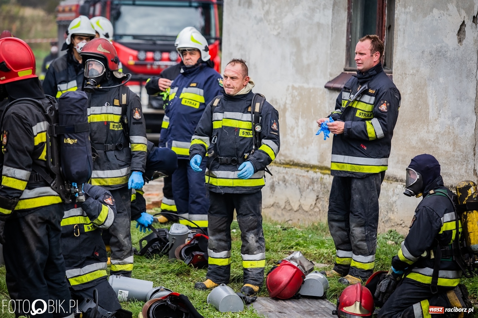 Zdjęcie w galerii na portalu naszraciborz.pl: Pożar na Ostrogu. Akcja strażaków przy moście kolejowym [FOTO i WIDEO] wiadomości z regionu