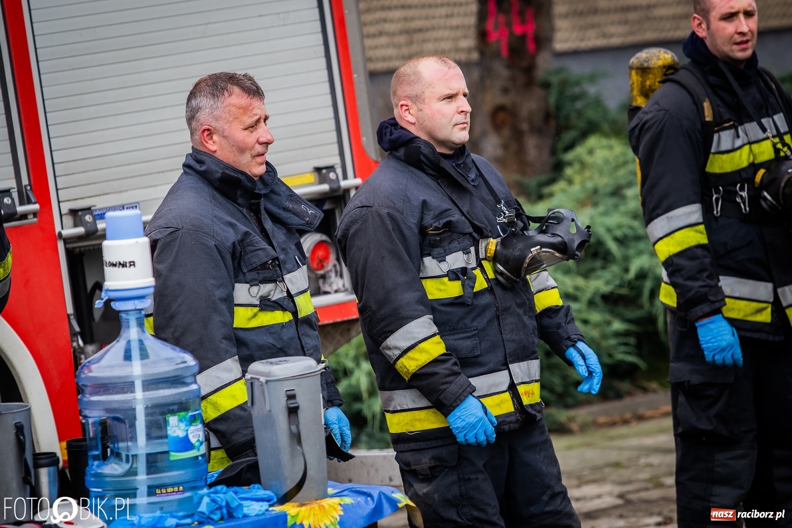 Zdjęcie w galerii na portalu naszraciborz.pl: Pożar na Ostrogu. Akcja strażaków przy moście kolejowym [FOTO i WIDEO] wiadomości z regionu