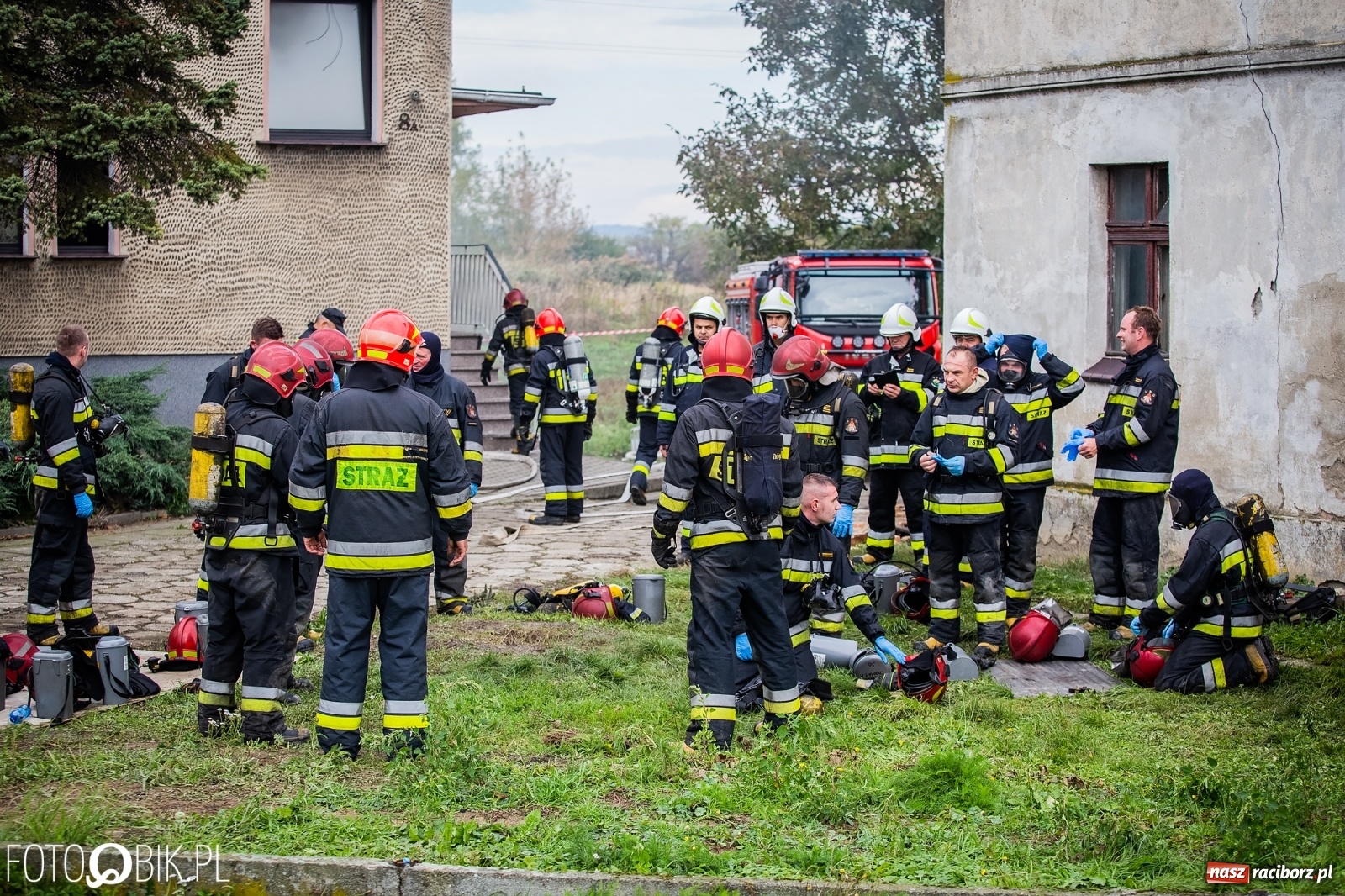 Zdjęcie w galerii na portalu naszraciborz.pl: Pożar na Ostrogu. Akcja strażaków przy moście kolejowym [FOTO i WIDEO] wiadomości z regionu