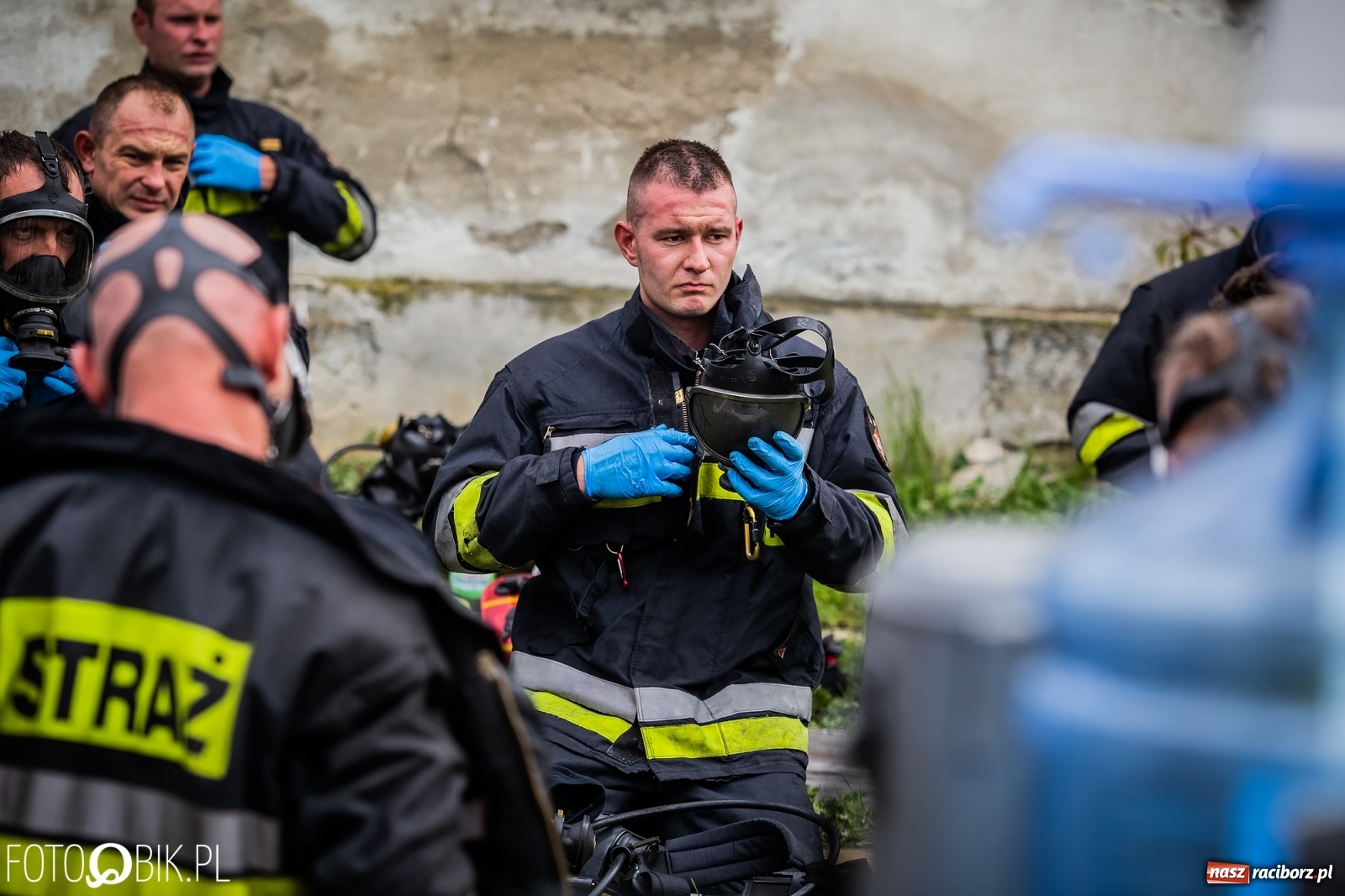 Zdjęcie w galerii na portalu naszraciborz.pl: Pożar na Ostrogu. Akcja strażaków przy moście kolejowym [FOTO i WIDEO] wiadomości z regionu