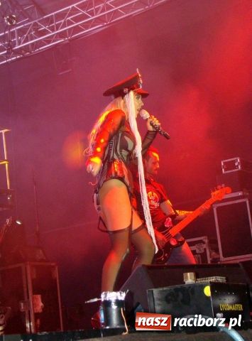 Zdjęcie w galerii na portalu naszraciborz.pl: Show Dody w Szymocicach wiadomości z regionu