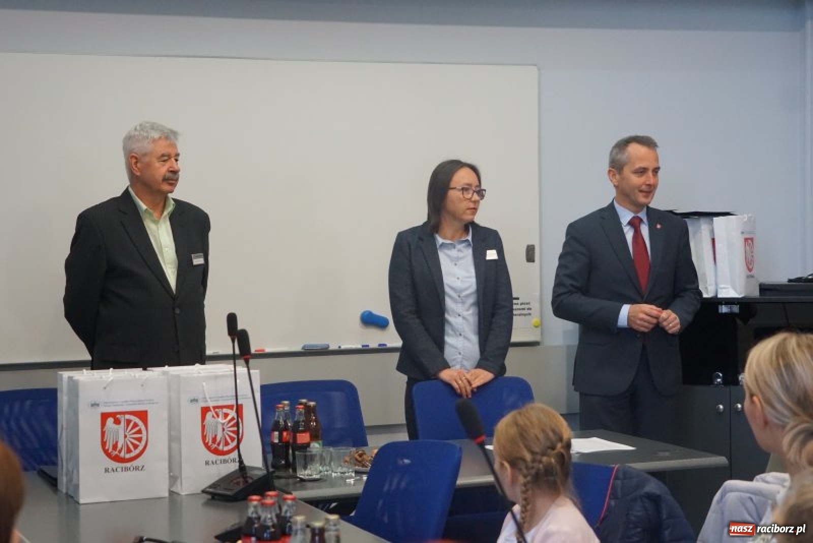 Zdjęcie w galerii na portalu naszraciborz.pl: Wręczono nagrody w konkursie Zwalczamy SMOG przez cały rok  wiadomości z regionu