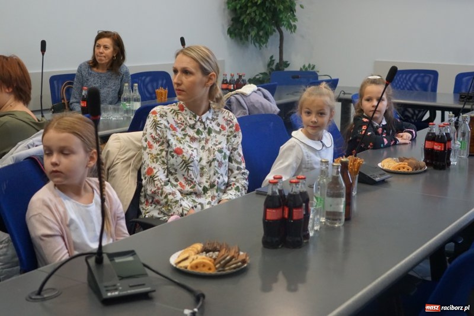 Zdjęcie w galerii na portalu naszraciborz.pl: Wręczono nagrody w konkursie Zwalczamy SMOG przez cały rok  wiadomości z regionu