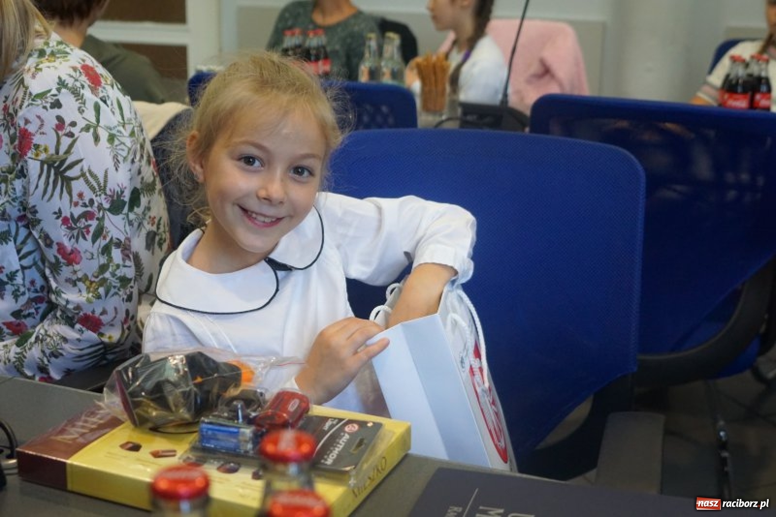 Zdjęcie w galerii na portalu naszraciborz.pl: Wręczono nagrody w konkursie Zwalczamy SMOG przez cały rok  wiadomości z regionu