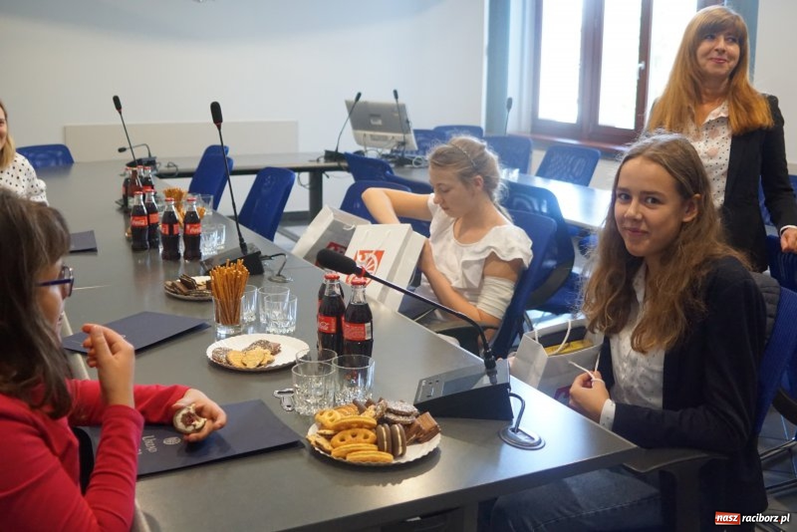 Zdjęcie w galerii na portalu naszraciborz.pl: Wręczono nagrody w konkursie Zwalczamy SMOG przez cały rok  wiadomości z regionu