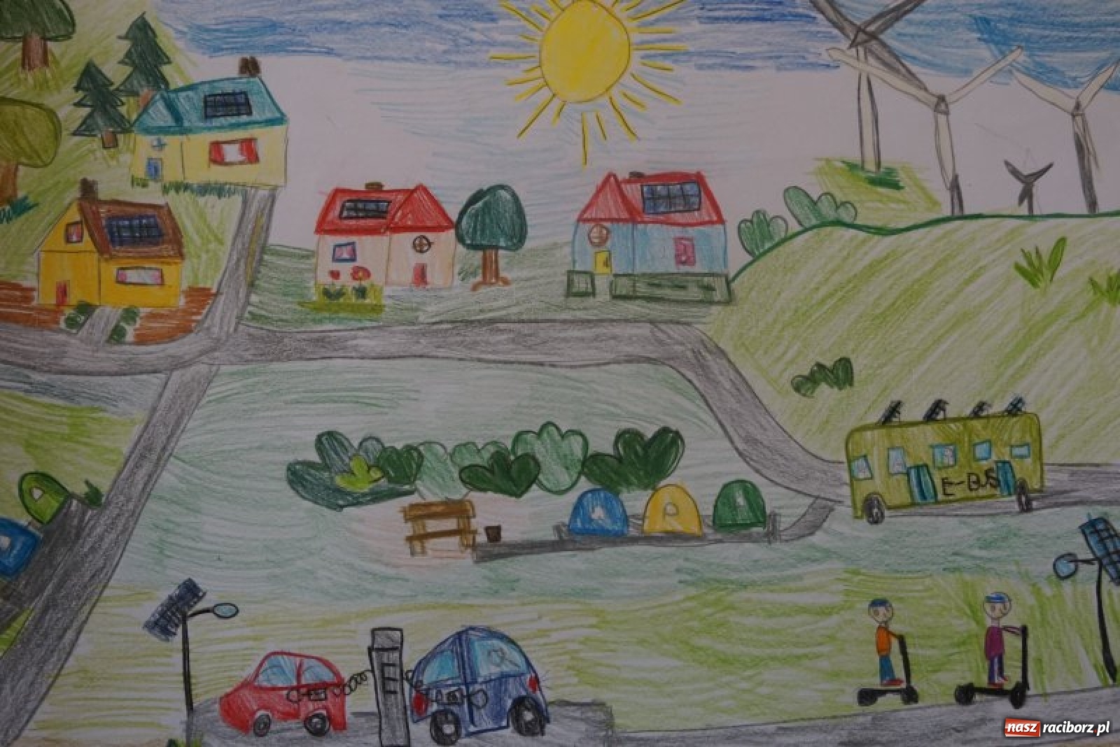 Zdjęcie w galerii na portalu naszraciborz.pl: Wręczono nagrody w konkursie Zwalczamy SMOG przez cały rok  wiadomości z regionu