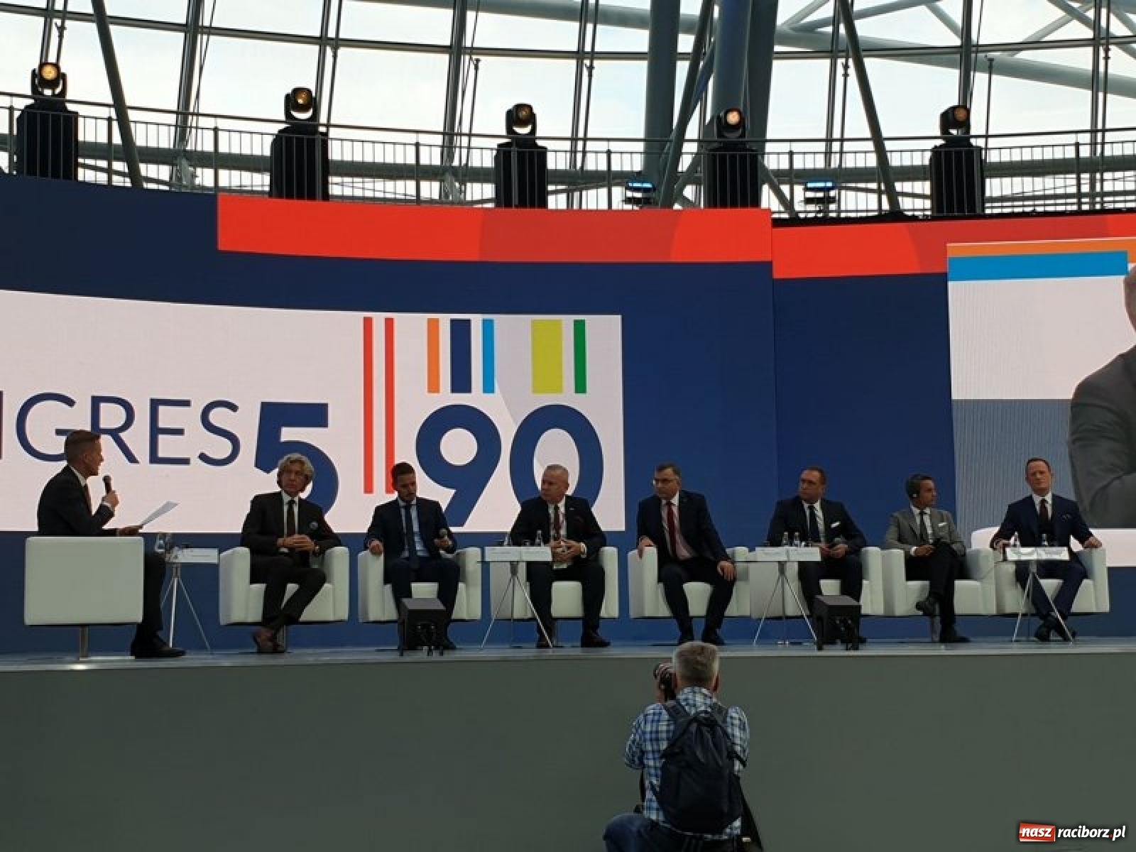 Zdjęcie w galerii na portalu naszraciborz.pl: Prezydent Raciborza na Kongresie 590  wiadomości z regionu