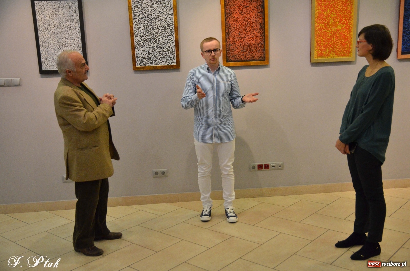 Zdjęcie w galerii na portalu naszraciborz.pl: Ikonokody Tomasiaka w Galerii Obok  wiadomości z regionu