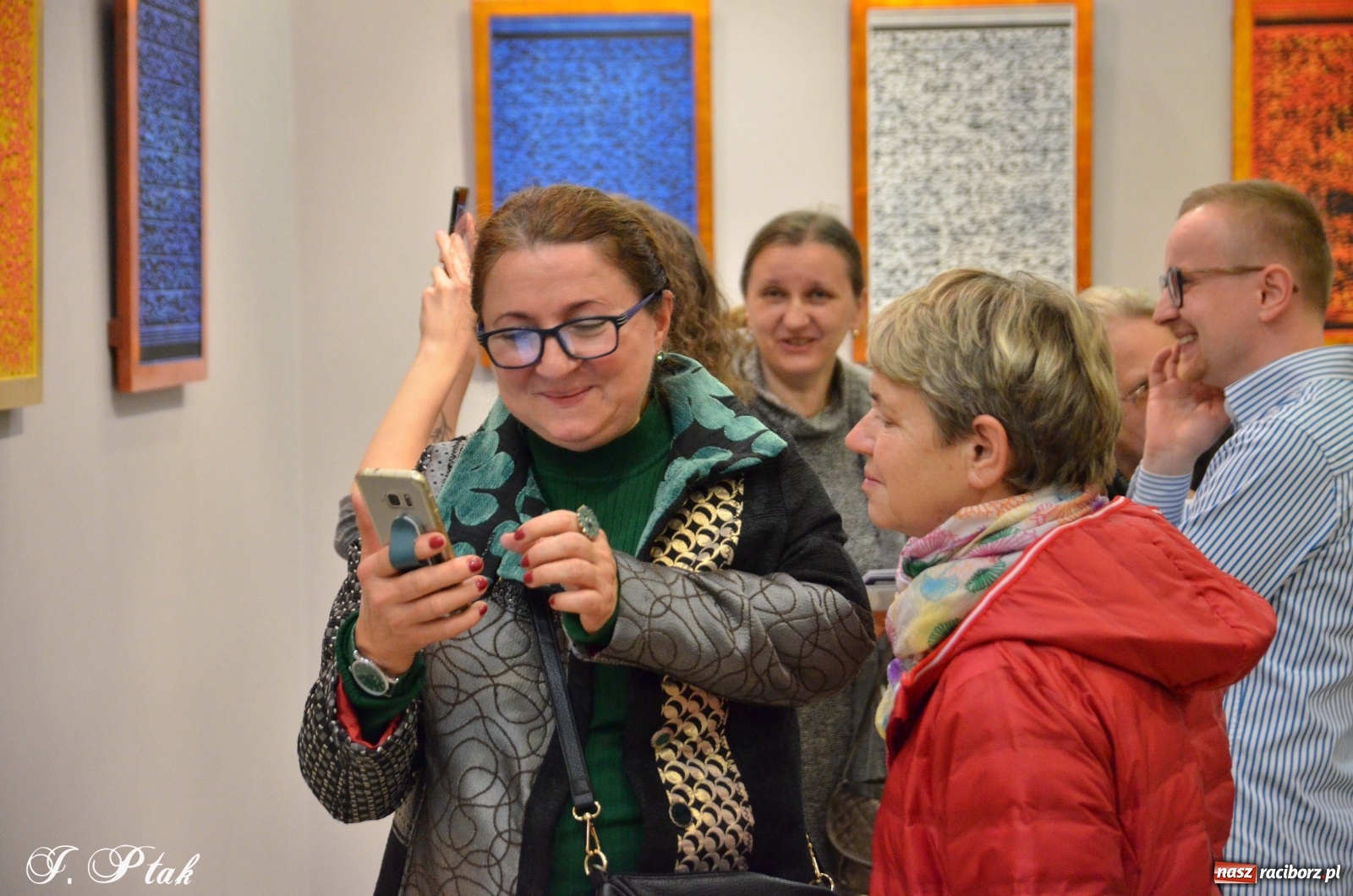 Zdjęcie w galerii na portalu naszraciborz.pl: Ikonokody Tomasiaka w Galerii Obok  wiadomości z regionu