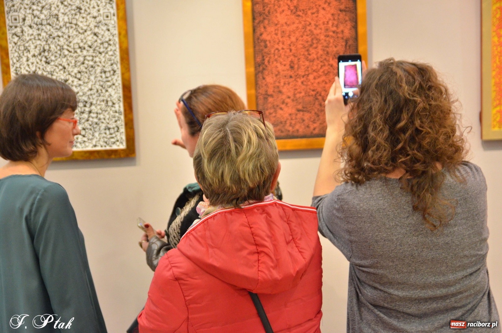 Zdjęcie w galerii na portalu naszraciborz.pl: Ikonokody Tomasiaka w Galerii Obok  wiadomości z regionu