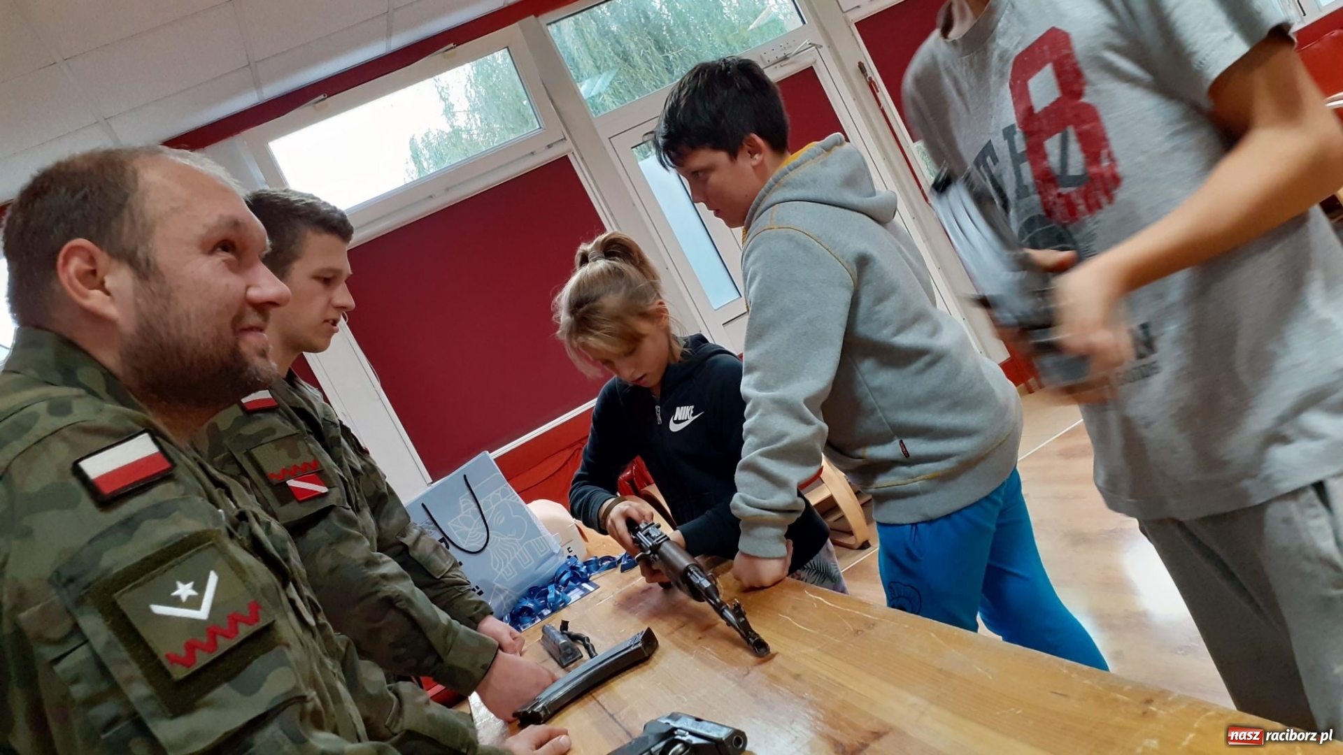 Zdjęcie w galerii na portalu naszraciborz.pl: Dzień otwarty w młodzieżowym Klubie Strefa wiadomości z regionu