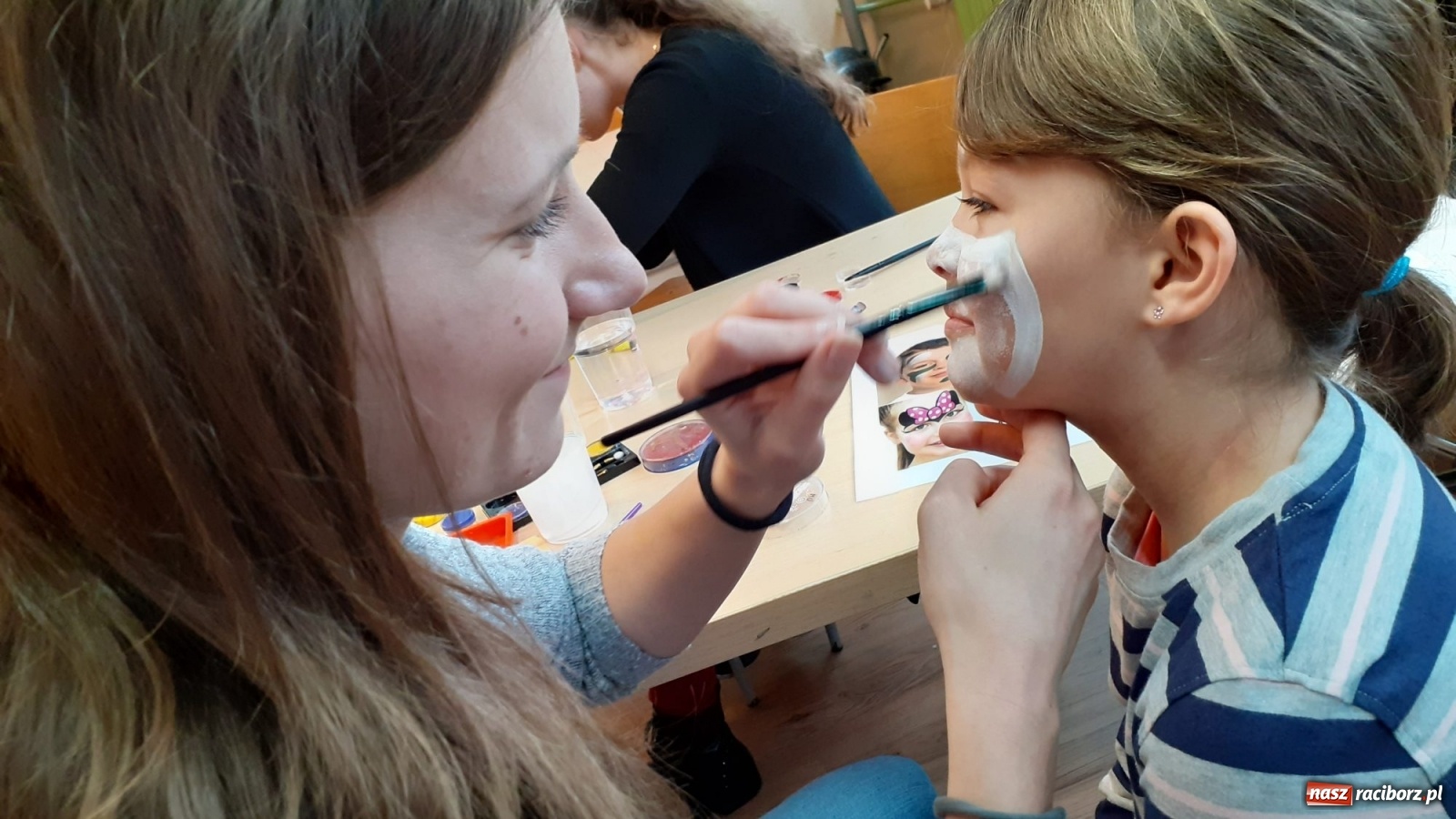 Zdjęcie w galerii na portalu naszraciborz.pl: Dzień otwarty w młodzieżowym Klubie Strefa wiadomości z regionu