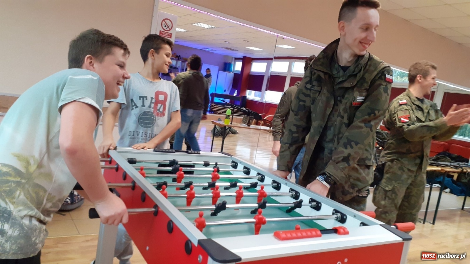 Zdjęcie w galerii na portalu naszraciborz.pl: Dzień otwarty w młodzieżowym Klubie Strefa wiadomości z regionu