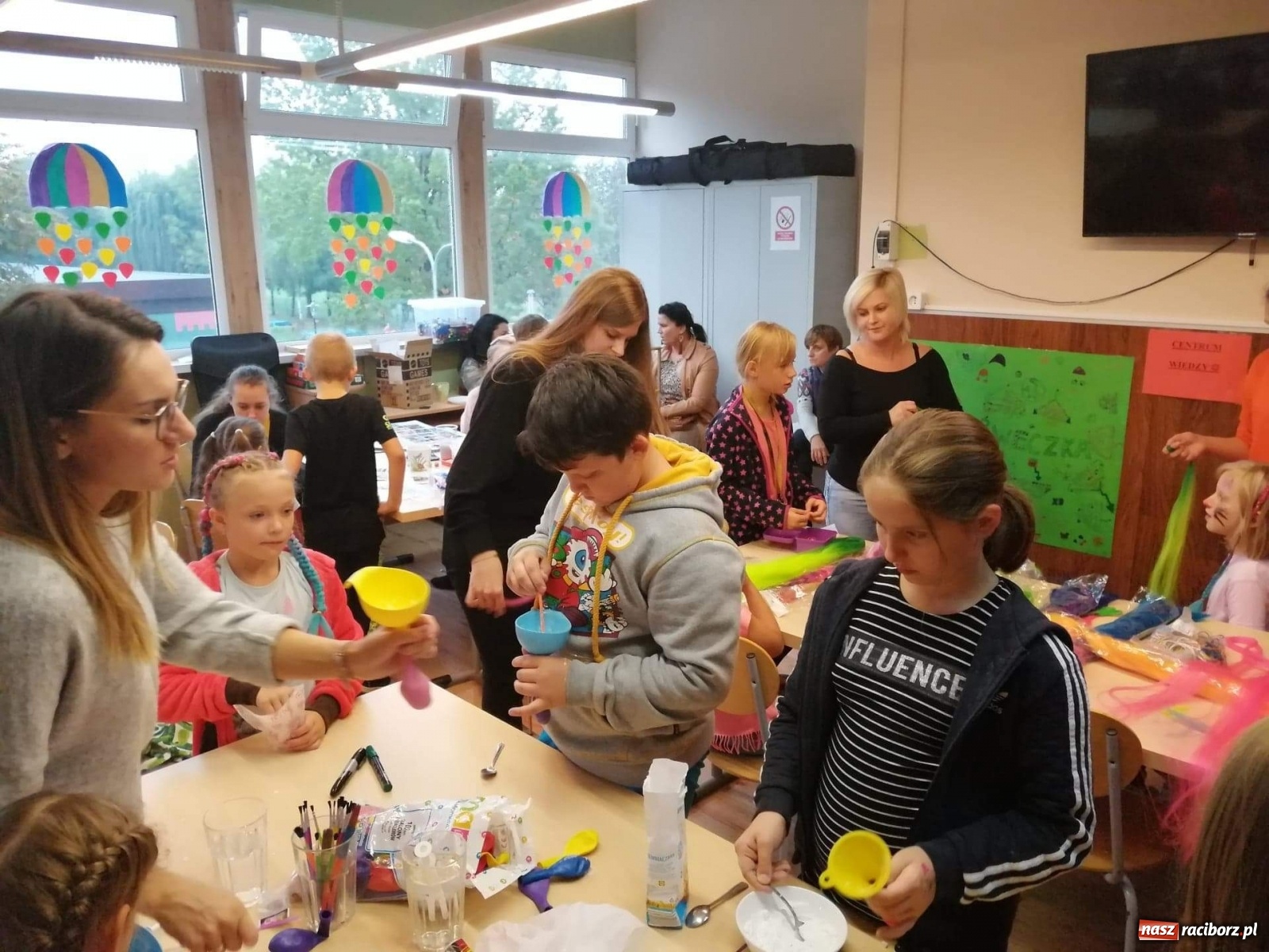 Zdjęcie w galerii na portalu naszraciborz.pl: Dzień otwarty w młodzieżowym Klubie Strefa wiadomości z regionu