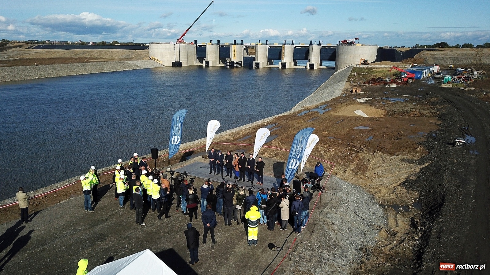 Zdjęcie w galerii na portalu naszraciborz.pl: Zapora czołowa zbiornika i nowy bieg Ulgi z lotu ptaka [FOTO i WIDEO] wiadomości z regionu