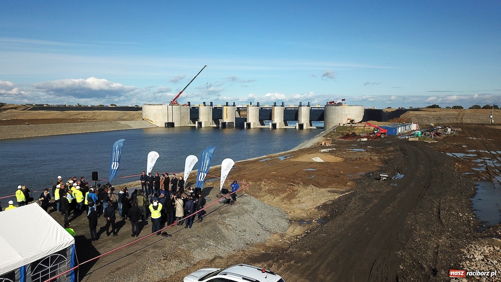 Zdjęcie w galerii na portalu naszraciborz.pl: Zapora czołowa zbiornika i nowy bieg Ulgi z lotu ptaka [FOTO i WIDEO] wiadomości z regionu