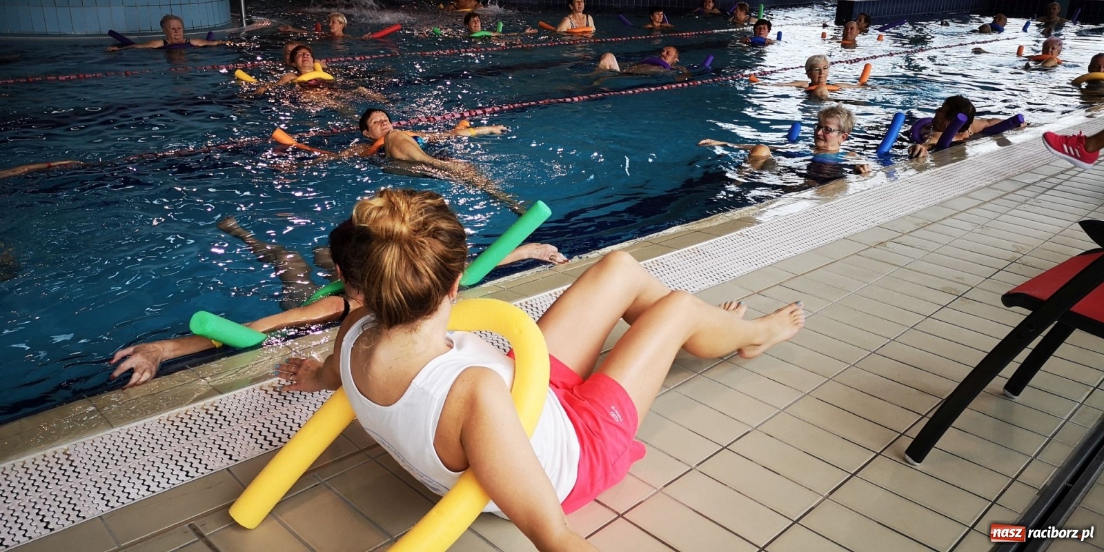 Zdjęcie w galerii na portalu naszraciborz.pl: Aqua aerobic seniorów z Polski i Czech [FOTO] wiadomości z regionu