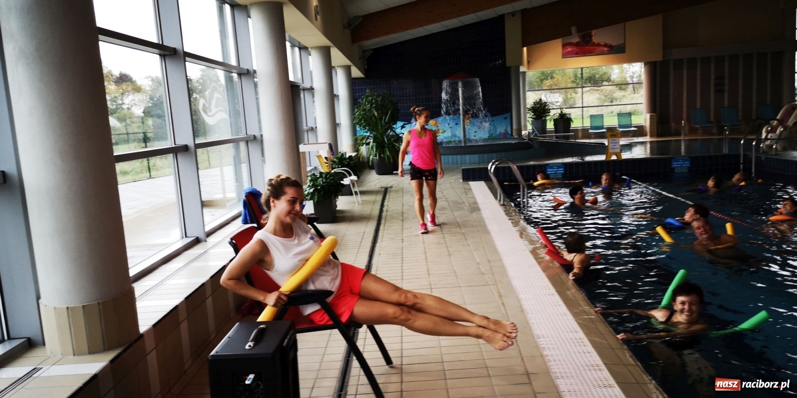 Zdjęcie w galerii na portalu naszraciborz.pl: Aqua aerobic seniorów z Polski i Czech [FOTO] wiadomości z regionu